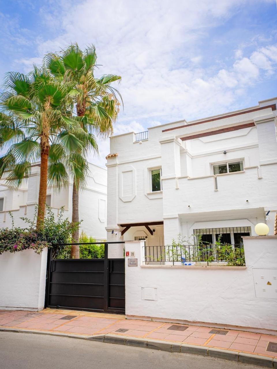 Townhouse In Naranjos Marbella