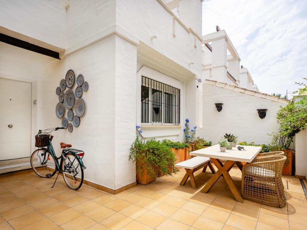 Townhouse In Naranjos